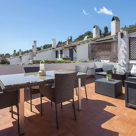 Hébergement de vacances Casa Tossa 56 Personas Piscina Comunitaria Y Wi Tossa de Mar